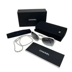 CHANEL OCCHIALI DA SOLE QUADRATI CON CATENA