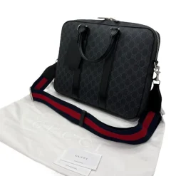GUCCI PORTADOCUMENTI GG A TRACOLLA